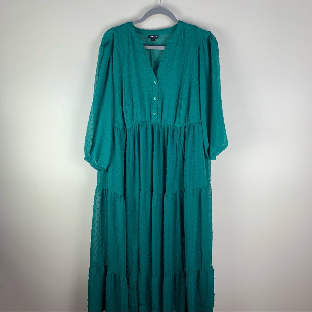 Torrid Emerald Green Maxi Chiffon Clip Dot Pleated Dress size 2X